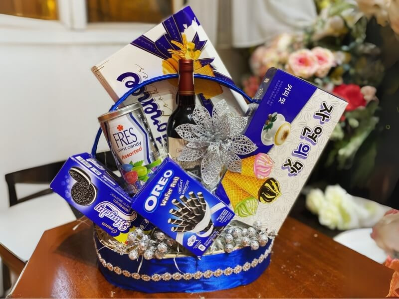 Giỏ quà Tết bánh kẹo 200k