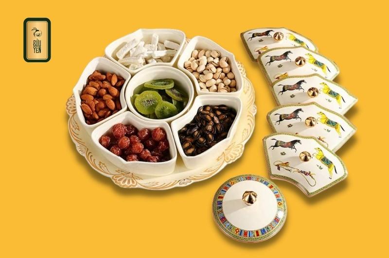 Khay mứt Tết bằng gốm sứ