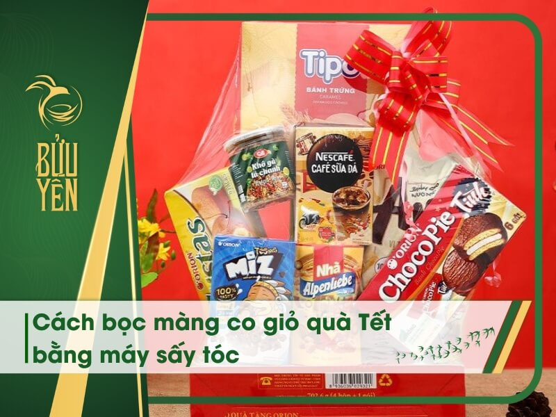 Cách bọc màng co giỏ quà Tết bằng máy sấy tóc không bị nhăn