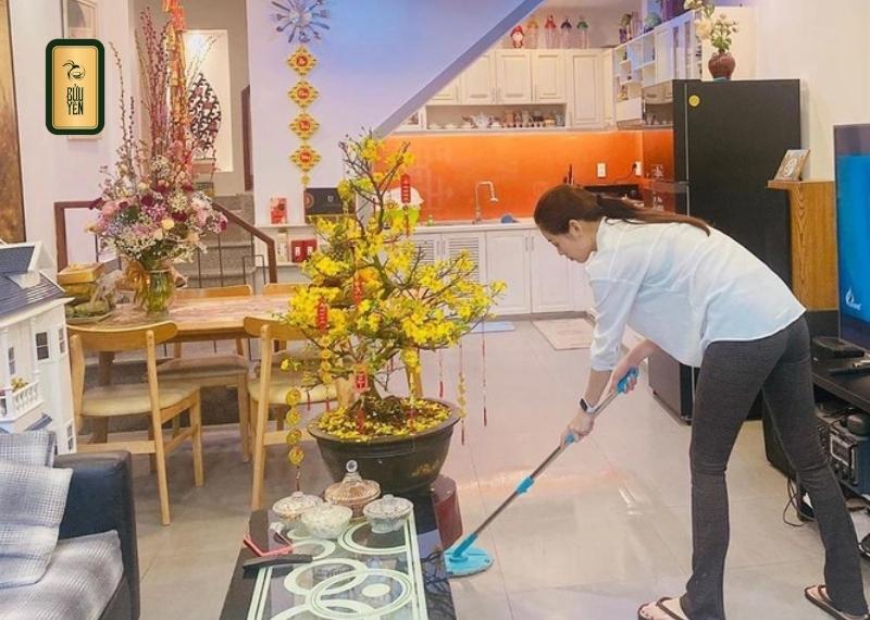 Thay mẹ chồng làm hết mọi việc vặt trong nhà