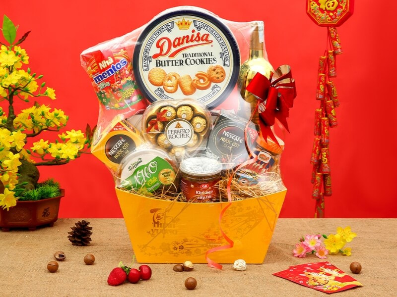 Giỏ bánh kẹo Tết 
