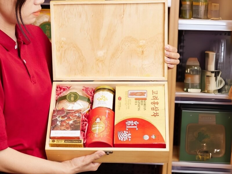 Hộp quà Tết gỗ kiểu vali