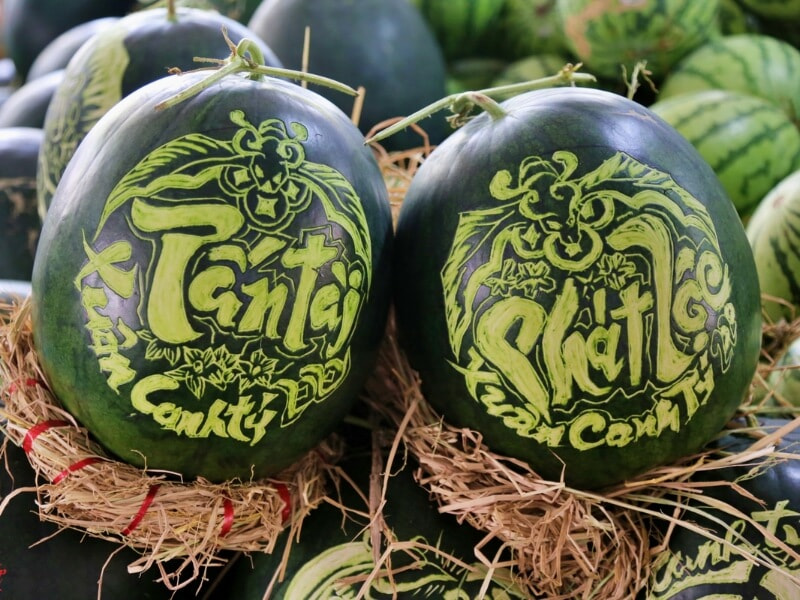 Dưa hấu khắc chữ