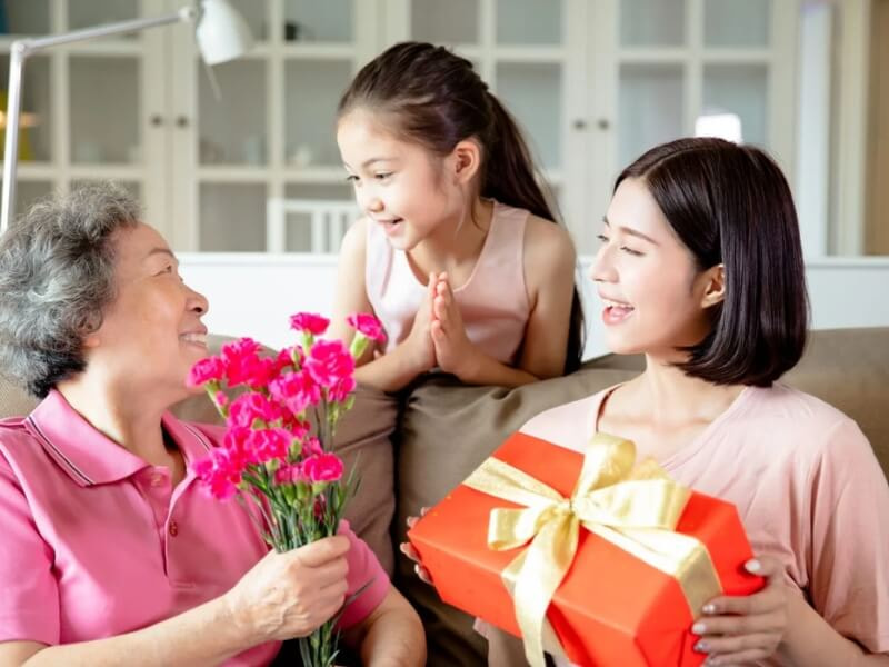 tặng quà Tết cho người nước ngoài