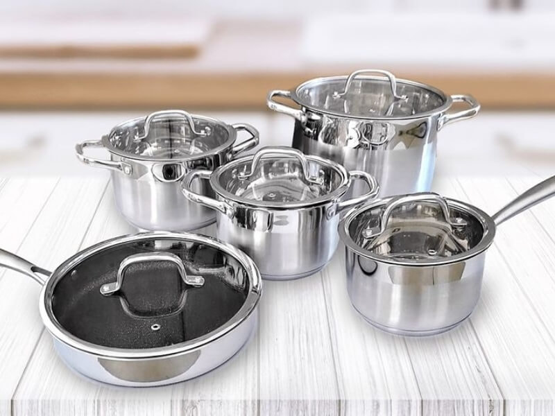 Xoong nồi tặng công nhân