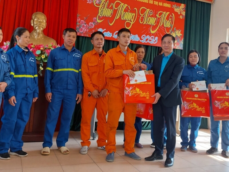 tặng quà Tết cho công nhân