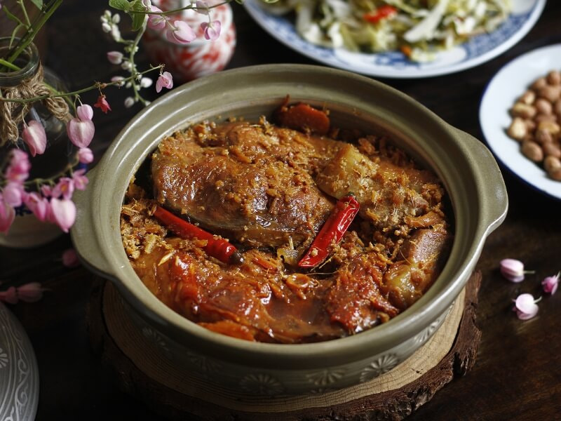 Niêu cá kho đặc sản của Làng Vũ Đại