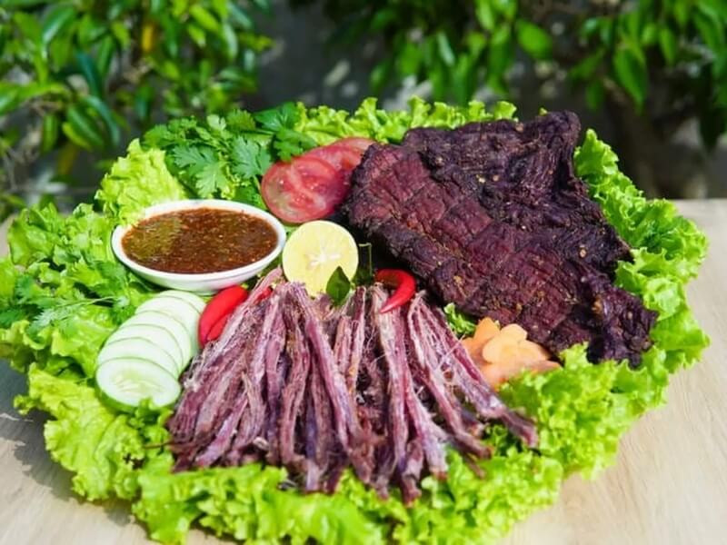 Thịt trâu gác bếp đặc sản Tây Bắc