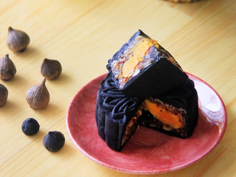 Bánh trung thu tỏi đen